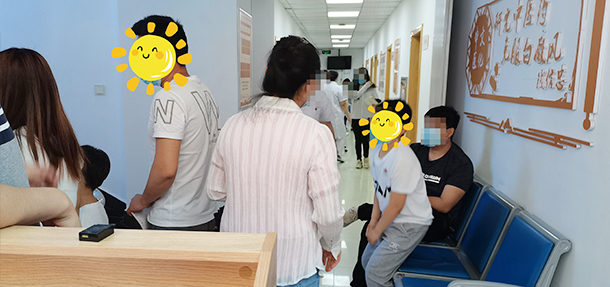 夏季紫外线强烈,白斑易扩散复发,苏有明教授表示:注意皮肤护理!