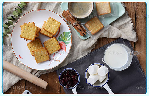 8岁男孩鼻子周围发白是什么原因