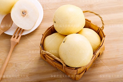 晒伤后出白点是得了什么病 白斑是白癜风吗