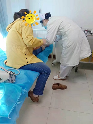 白斑照完308后红肿刺痛受不了怎么办