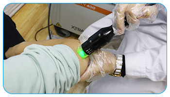 刚开始在腋下发现白斑后来胳膊和后背都有了