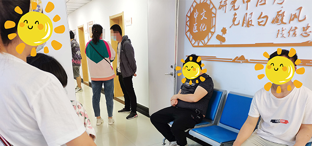 夏季紫外线强烈,白斑易扩散复发,苏有明教授表示:注意皮肤护理!