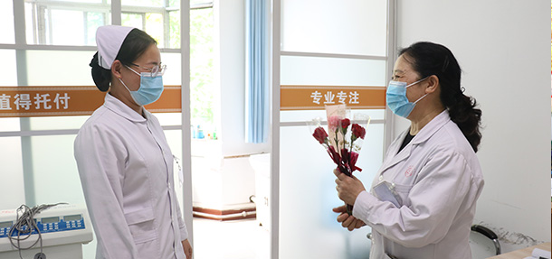 今天在忙,也不要忘记跟妈妈说声“我爱你”——温馨时刻,远大陪您度过