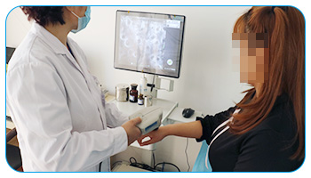 女性手臂内侧发现几个白点抹药不见效