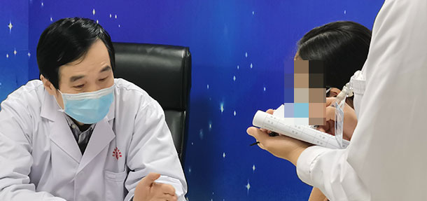 夏季紫外线强烈,白斑易扩散复发,苏有明教授表示:注意皮肤护理!