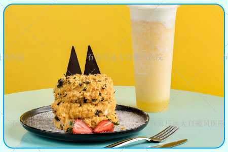 婴儿眼睛周围一圈皮肤发白什么原因