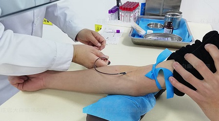 伍德灯检查白斑阳性是什么病 是白癜风吗