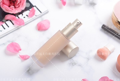 脸部白斑最初期的图片