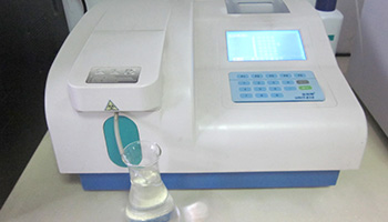 伍德灯照射白斑弱阳性代表什么